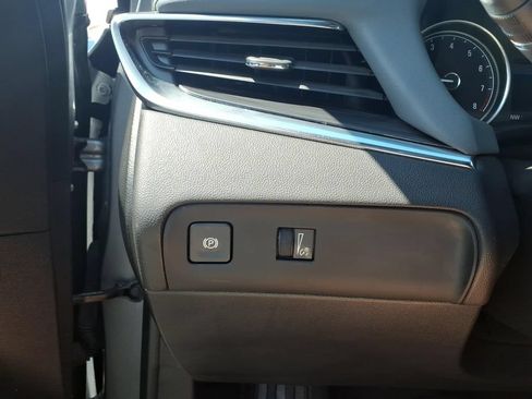 Used 2023 Buick Enclave Essence w/ Experience Buick Package FWD image 12