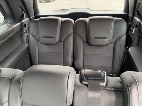 Used 2017 Mercedes-Benz GLS 450 4MATIC image 16