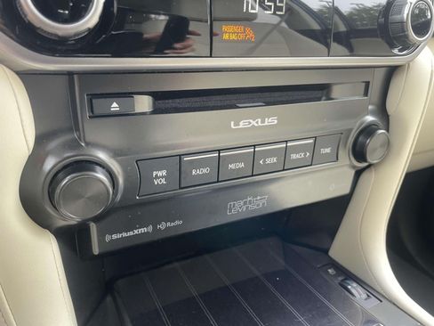 Used 2023 Lexus GX 460 Premium w/ Accessory Package AWD/4WD image 26