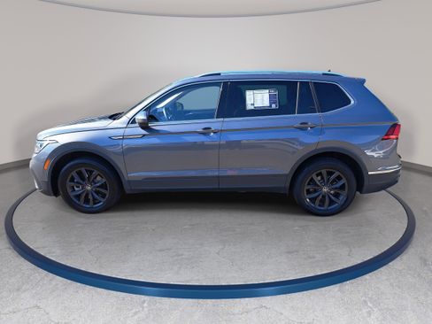 Used 2024 Volkswagen Tiguan SE FWD image 8