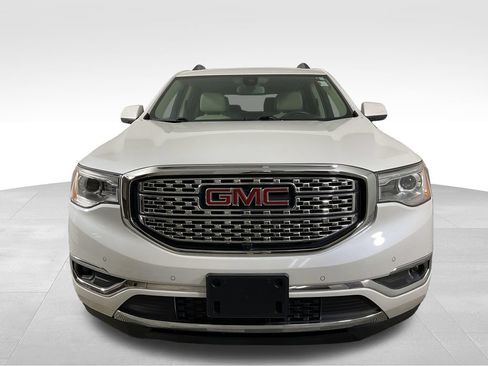 Used 2019 GMC Acadia Denali w/ Technology Package AWD/4WD image 3