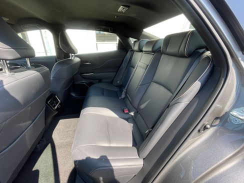 Used 2025 Toyota Crown XLE image 27