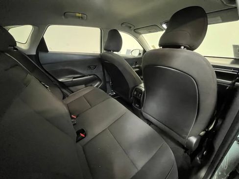 Used 2025 Hyundai Kona SEL FWD image 12