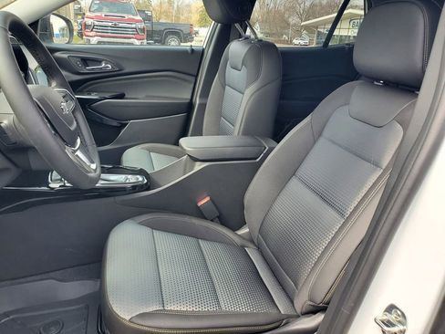New 2026 Chevrolet Trax LT w/ Midnight Edition FWD image 6