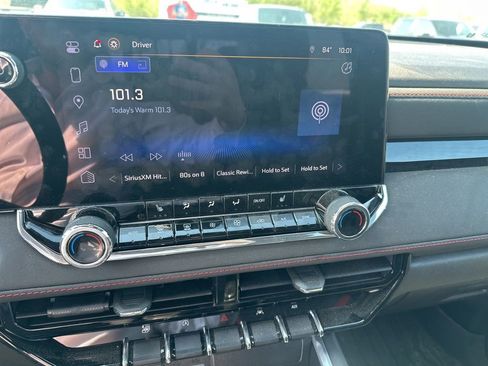 Used 2024 Chevrolet Colorado Z71 w/ Z71 Convenience Package 2 AWD/4WD image 9