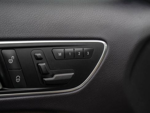 Used 2015 Mercedes-Benz GLA 250 4MATIC image 16