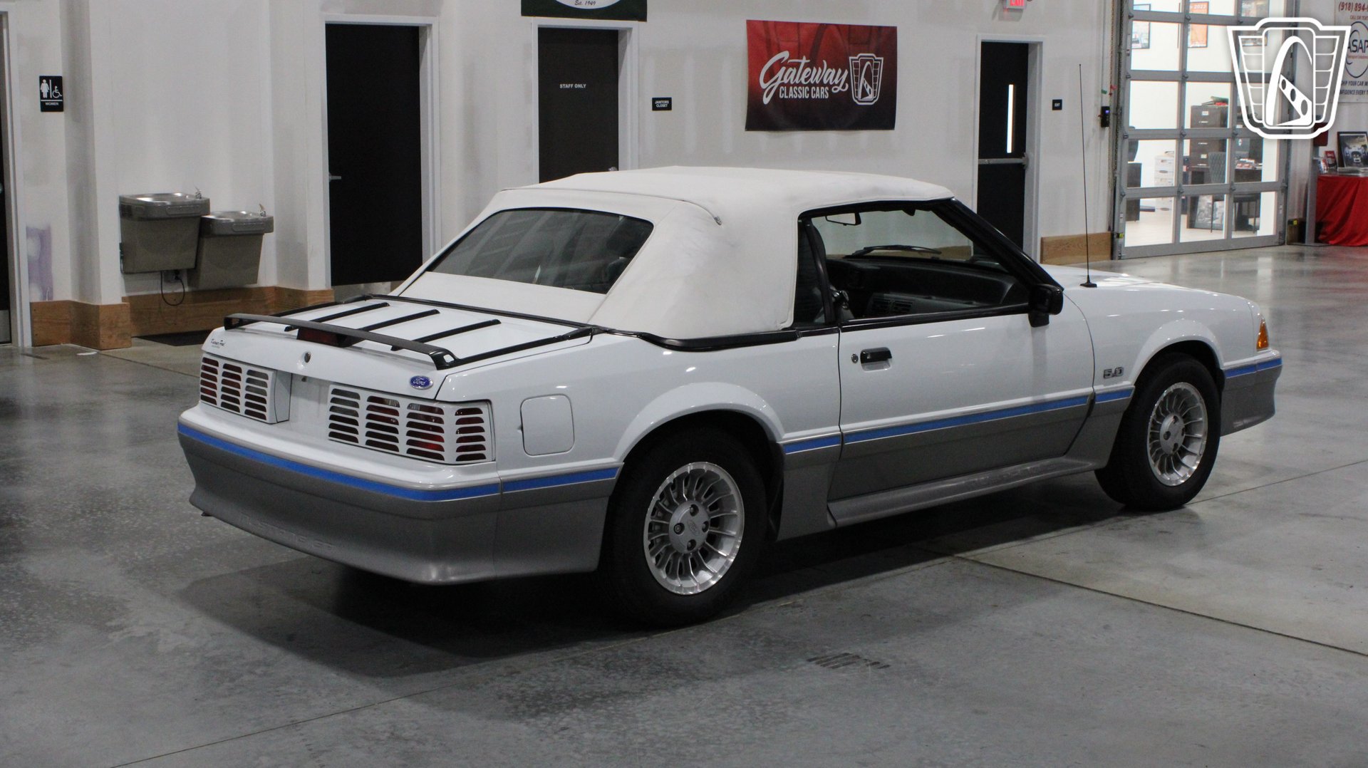 Used 1988 Ford Mustang GT RWD image 16