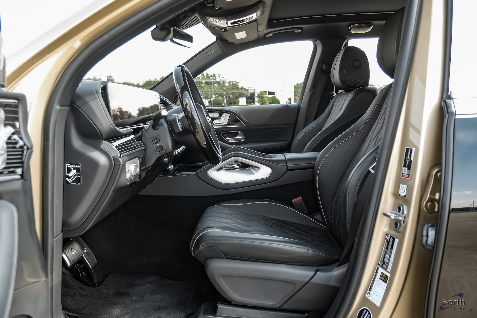 Used 2024 Mercedes-Benz Maybach GLS 600 4MATIC image 39