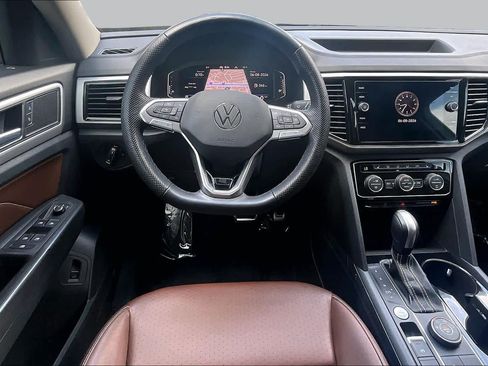 Used 2023 Volkswagen Atlas SEL R-Line AWD/4WD image 6