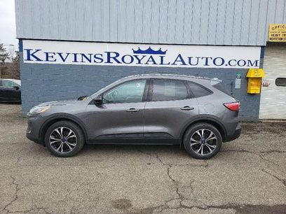 Used 2022 Ford Escape SE w/ SE Sport Appearance Package