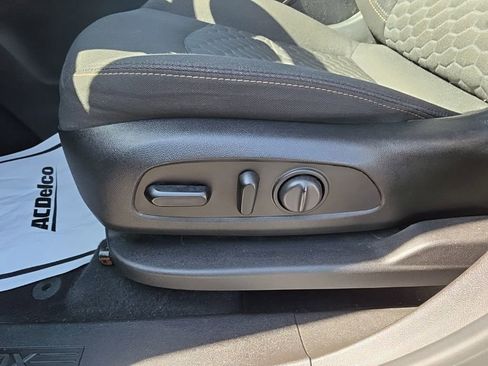 Used 2019 Chevrolet Equinox LT w/ LPO, Blackout Package AWD/4WD image 22