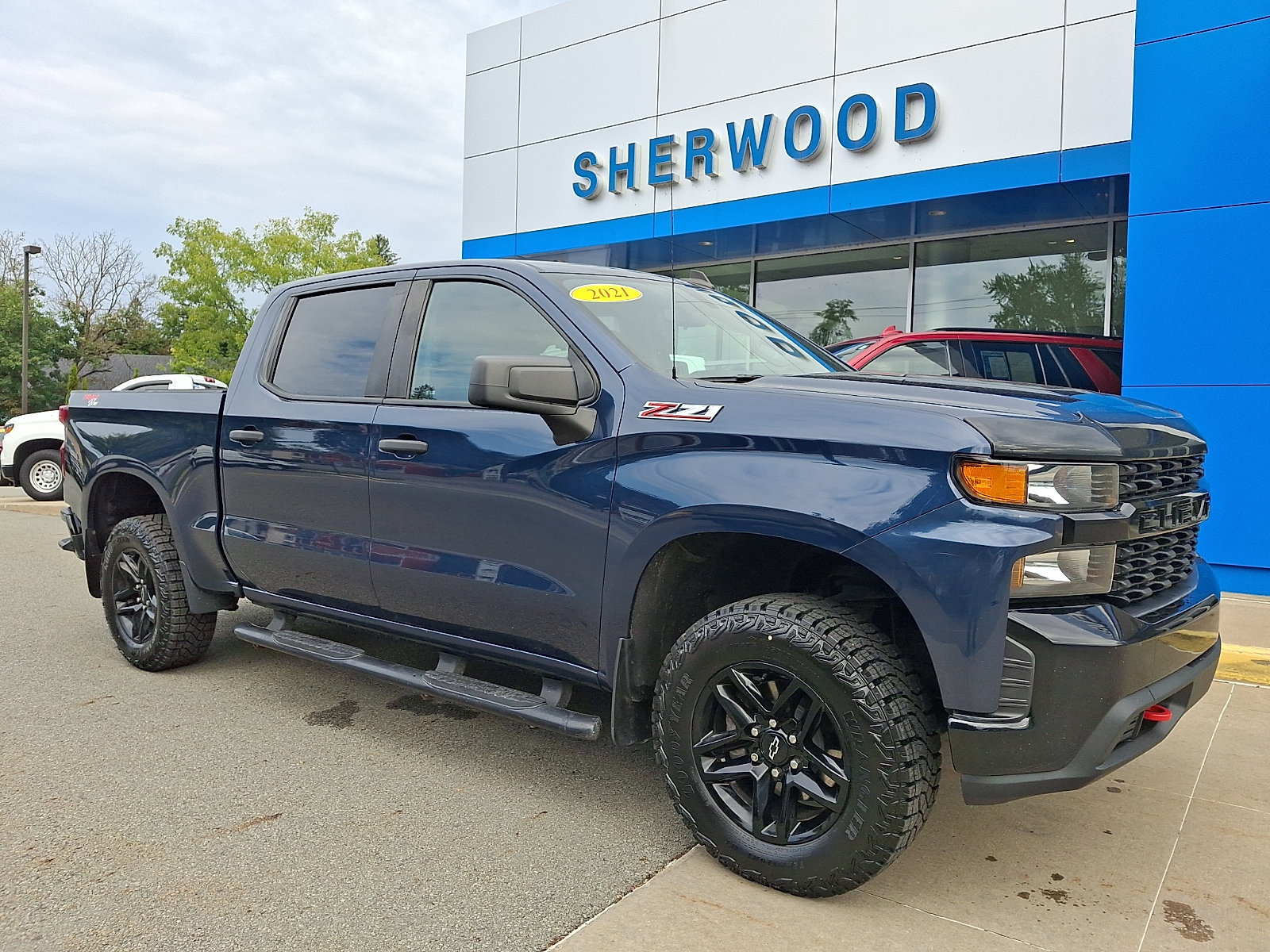 Used 2021 Chevrolet Silverado 1500 Custom Trail Boss w/ LPO, Dark Essentials Package AWD/4WD image 1