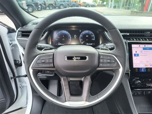 New 2025 Jeep Grand Cherokee L Limited w/ Luxury Tech Group II image 14