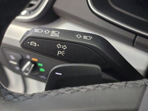 Certified 2025 Audi Q5 2.0T Premium w/ Convenience Plus Package image 45