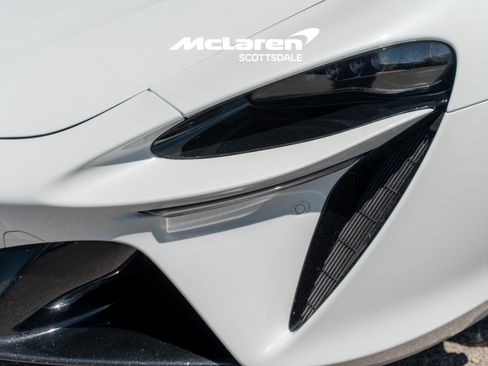 Used 2026 McLaren Artura RWD image 21