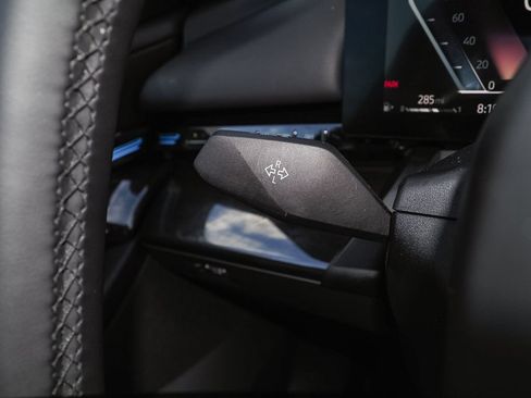 Used 2024 BMW 530i xDrive 530i xDrive w/ Convenience Package image 31