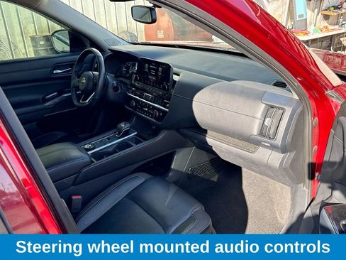 Used 2022 Nissan Pathfinder SL w/ SL Premium Package image 11