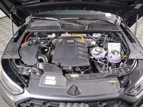 Used 2025 Audi Q5 e Premium Plus w/ Premium Plus Package image 31