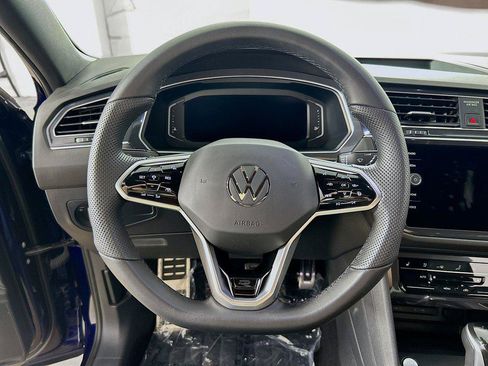 Certified 2022 Volkswagen Tiguan SEL R-Line AWD/4WD image 11