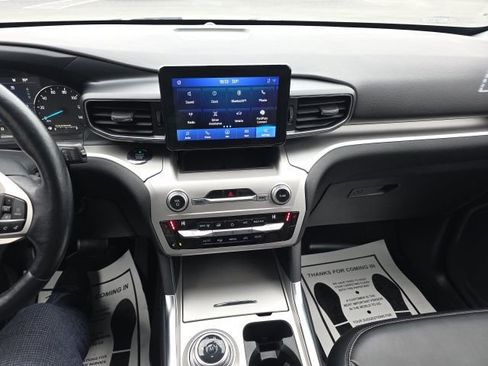 Used 2021 Ford Explorer XLT w/ Equipment Group 202A AWD/4WD image 25