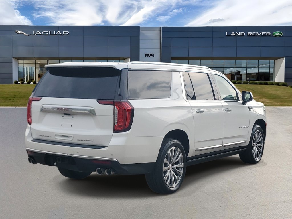 Used 2021 GMC Yukon XL Denali w/ Denali Premium Package AWD/4WD image 3