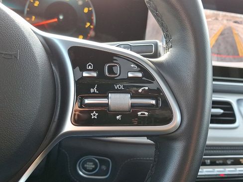Certified 2022 Mercedes-Benz GLE 580 4MATIC w/ Night Package image 24