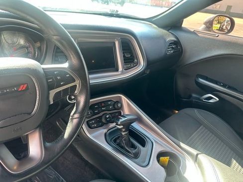 Used 2019 Dodge Challenger SXT w/ Driver Convenience Group image 17