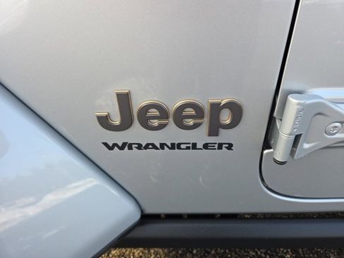 Used 2024 Jeep Wrangler Unlimited Rubicon 392 image 44