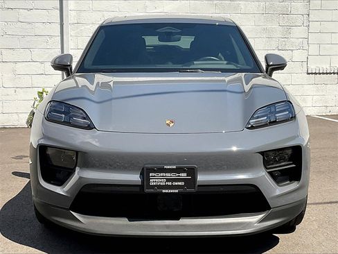 Certified 2025 Porsche Macan Electric image 8