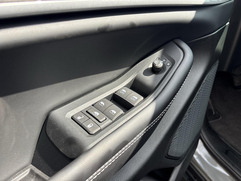 New 2027 Jeep Grand Cherokee Altitude AWD/4WD image 11