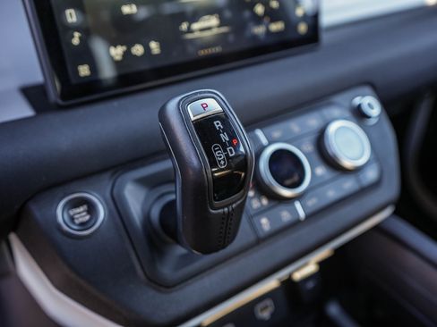 Used 2023 Land Rover Defender 110 S image 20