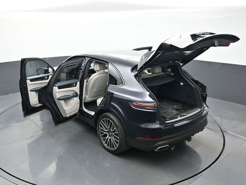 Certified 2022 Porsche Cayenne Platinum Edition AWD/4WD image 28