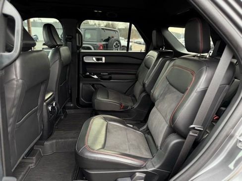 Certified 2024 Ford Explorer ST-Line w/ Class IV Trailer Tow Package image 18