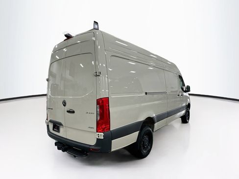 Used 2025 Mercedes-Benz Sprinter 2500 image 8