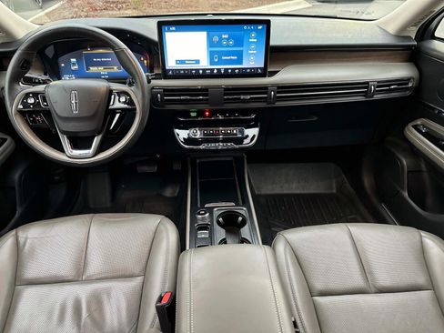 Used 2023 Lincoln Corsair Reserve w/ Jet Appearance Package image 17