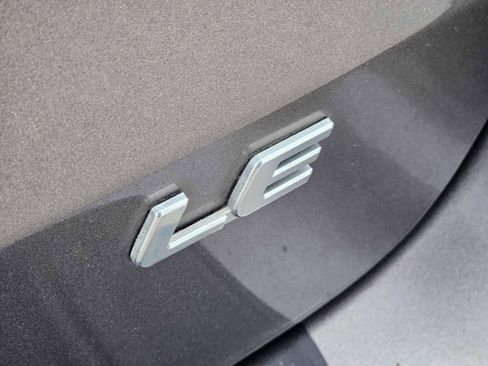 Used 2014 Toyota Sienna LE image 12