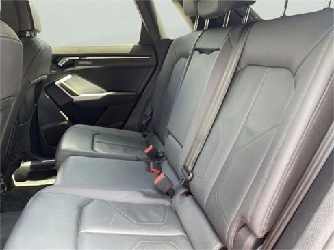 Used 2022 Audi Q3 2.0T Premium image 11
