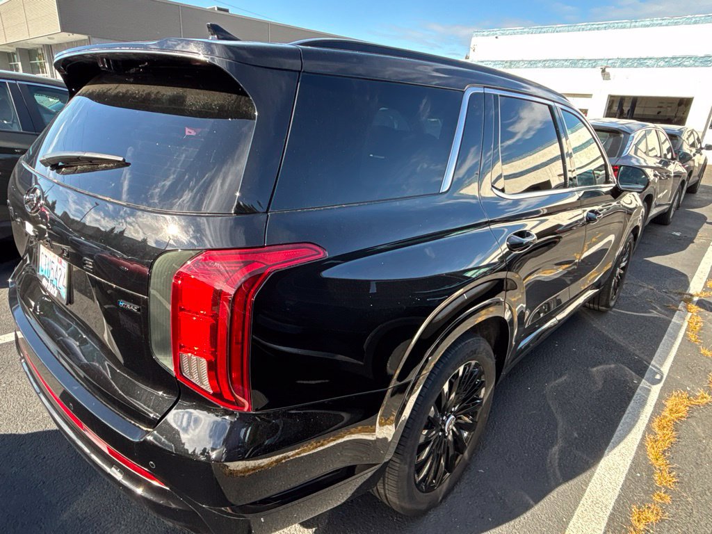 Certified 2025 Hyundai Palisade Calligraphy AWD/4WD image 3