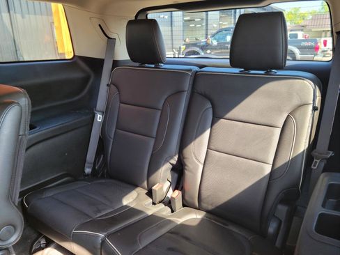 Used 2019 GMC Acadia Denali w/ Technology Package AWD/4WD image 16