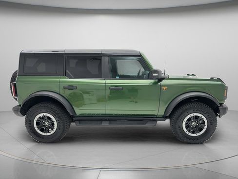 Used 2025 Ford Bronco Badlands AWD/4WD image 3