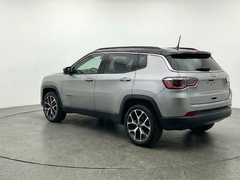 Used 2025 Jeep Compass Limited AWD/4WD image 6