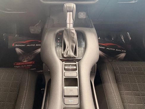 Used 2025 Honda HR-V LX image 29