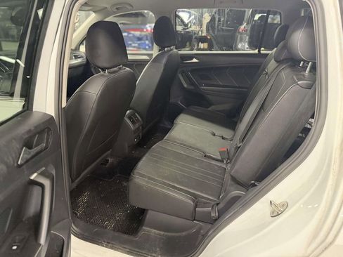 Used 2022 Volkswagen Tiguan SE FWD image 14