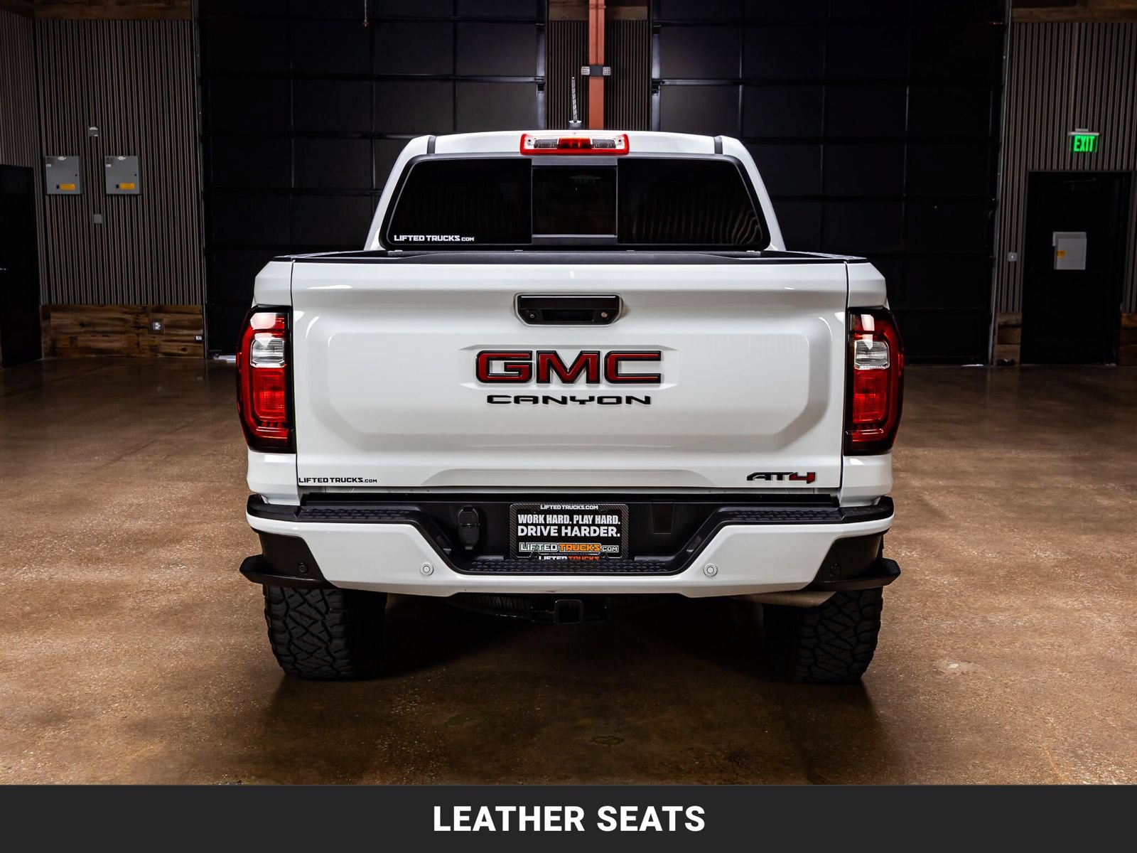 Used 2024 GMC Canyon AT4 w/ AT4 Premium Package AWD/4WD image 7