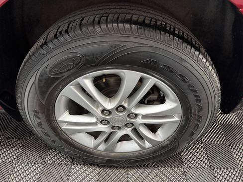 Used 2021 Buick Enclave Essence image 18