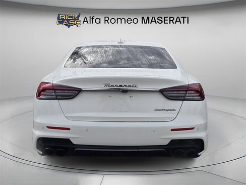 Used 2022 Maserati Quattroporte Modena image 5
