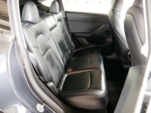 Used 2024 Tesla Model Y Long Range image 14