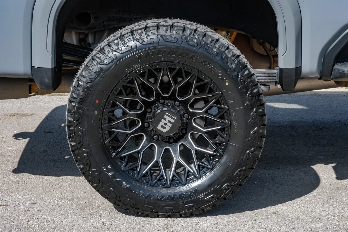 Used 2024 GMC Sierra 2500 AT4X AWD/4WD image 62