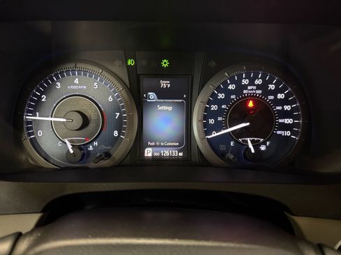 Used 2015 Toyota Sienna XLE Premium FWD image 7