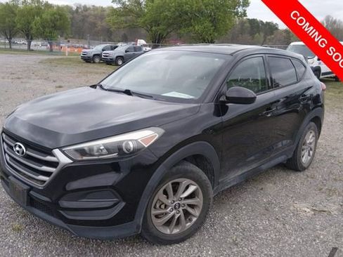 Used 2018 Hyundai Tucson SE image 1
